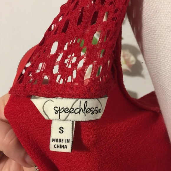 Red Lace Sleeveless Dress - Picture 6 of 7